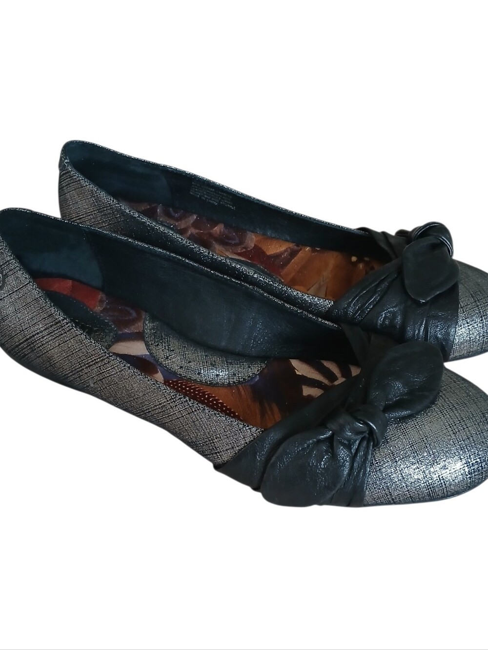 NWOB Born Molly Metallic Leather Ballet Flats 9 Silver Black Comfort Feminine